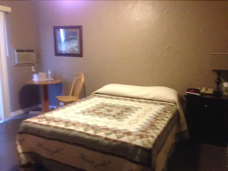 Three Forks Lewis & Clark Motel