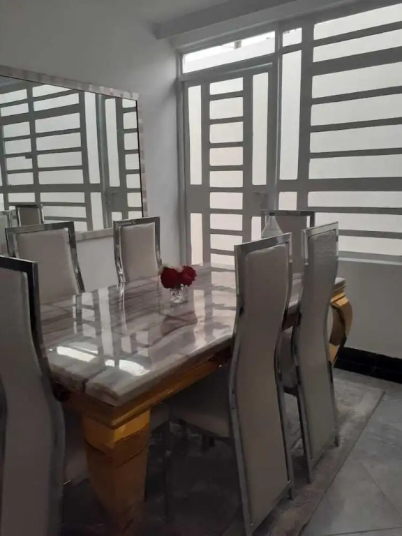 Lux Suites Utawala Private Residence