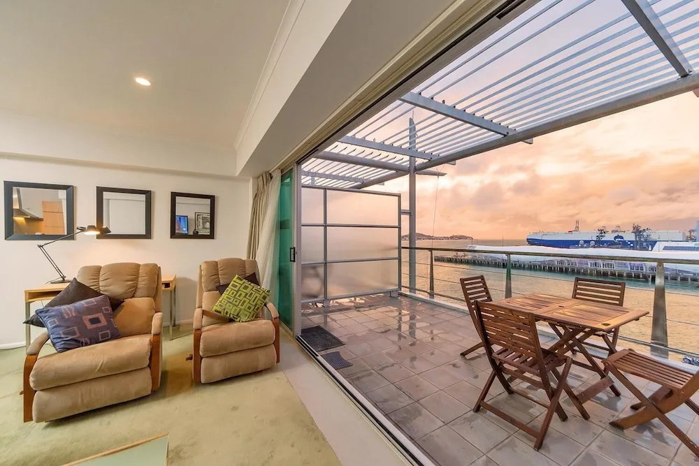 QV Absolute Waterfront Apartment - 379