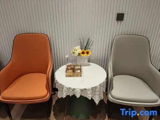 Home Inn Rui Bai · Cloud Hotel (Gushi County Phoenix Avenue)