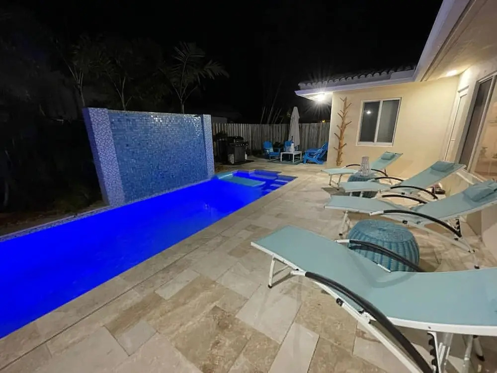 Walking from the beach 3Br Villa