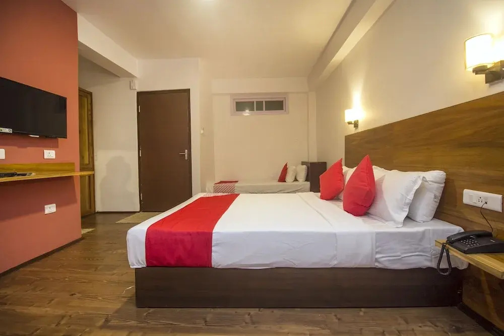 Silver Wood By OYO Rooms