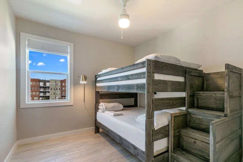 Modern 4BR Townhouse Near French Quarter
