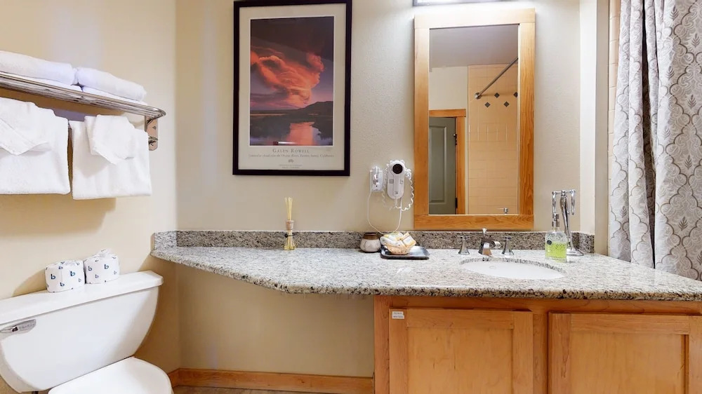 Juniper Springs Lodge 539 Deluxe Condo Great Complex Amenities near Ski-In Ski-Out by RedAwning