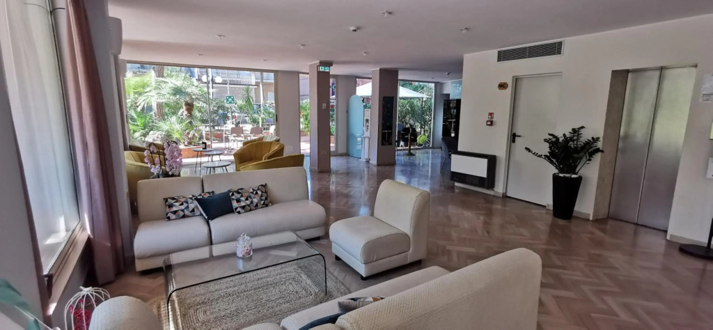 Aura Living Hotel