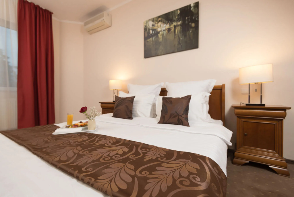 Hotel Athos R.M.T