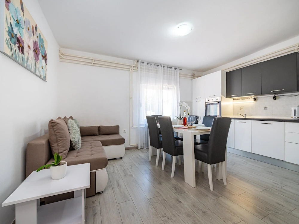 Holiday Home Villa Vesna Lux