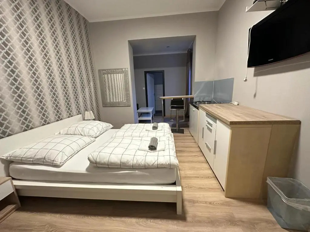 Evas Hostel - Self Check-In & Only Private Rooms