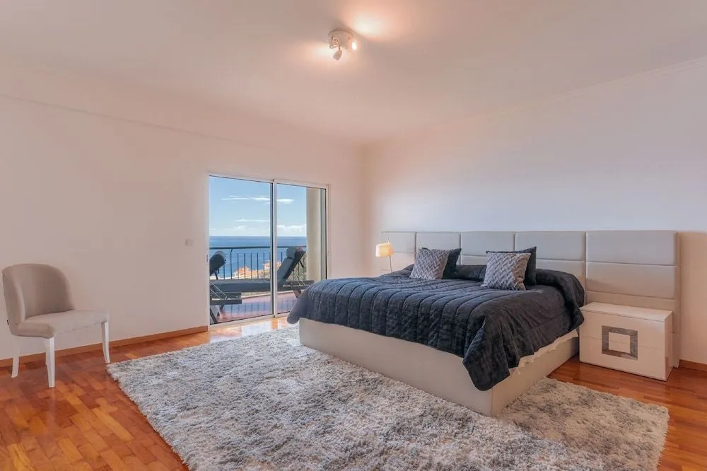 Stunning Apartment with sea view