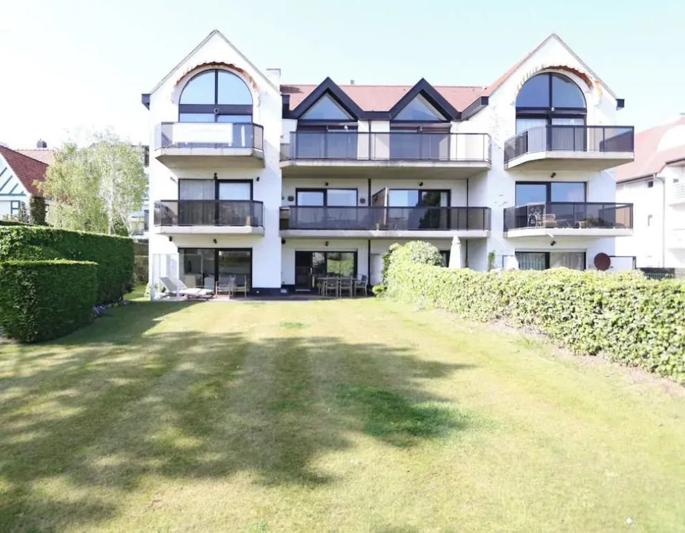 Apartment in Het Zoute Near Beaches