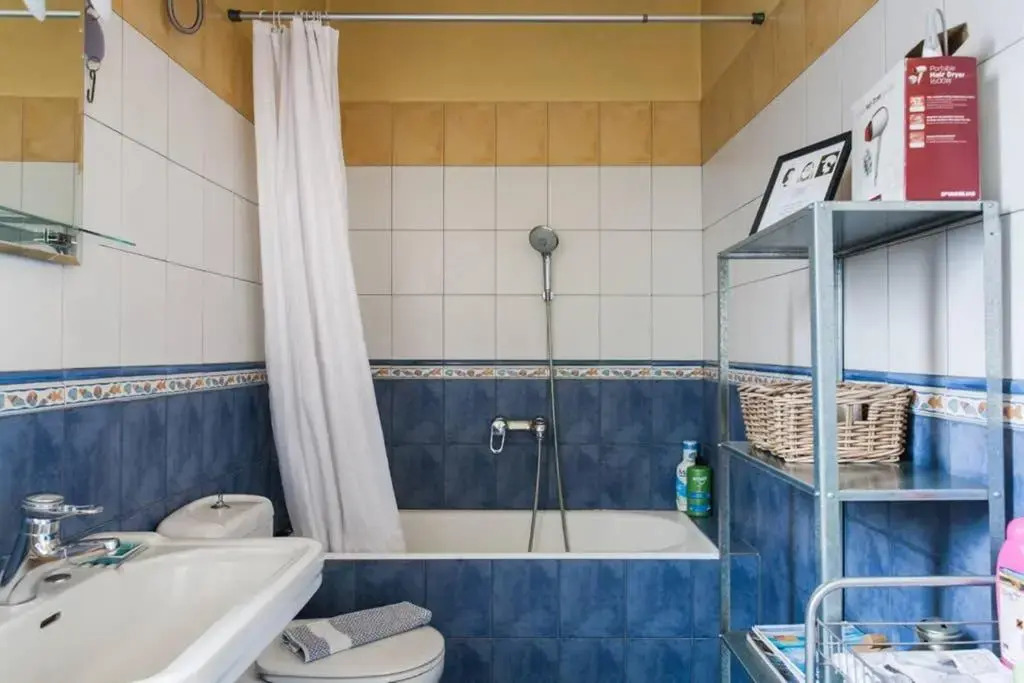 Mid century 3 bdr city centre townhouse