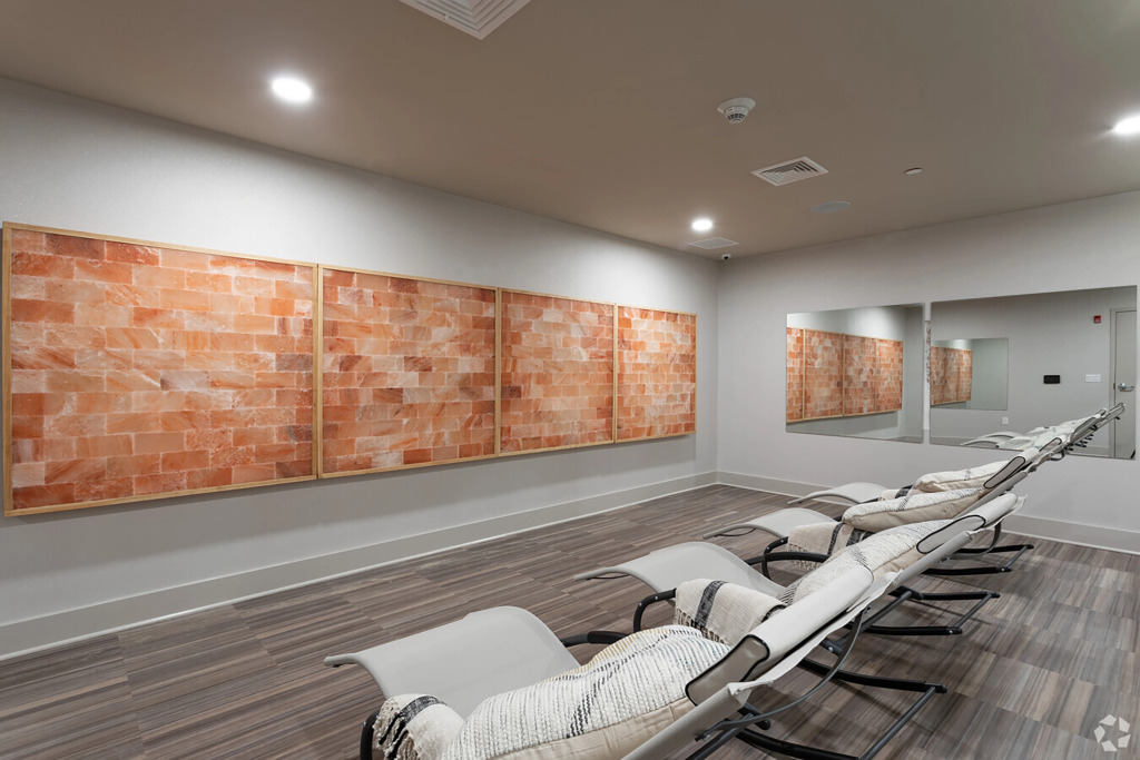 Luxurious 2BR - 2Bath W/ Gym | Downtown at Yale
