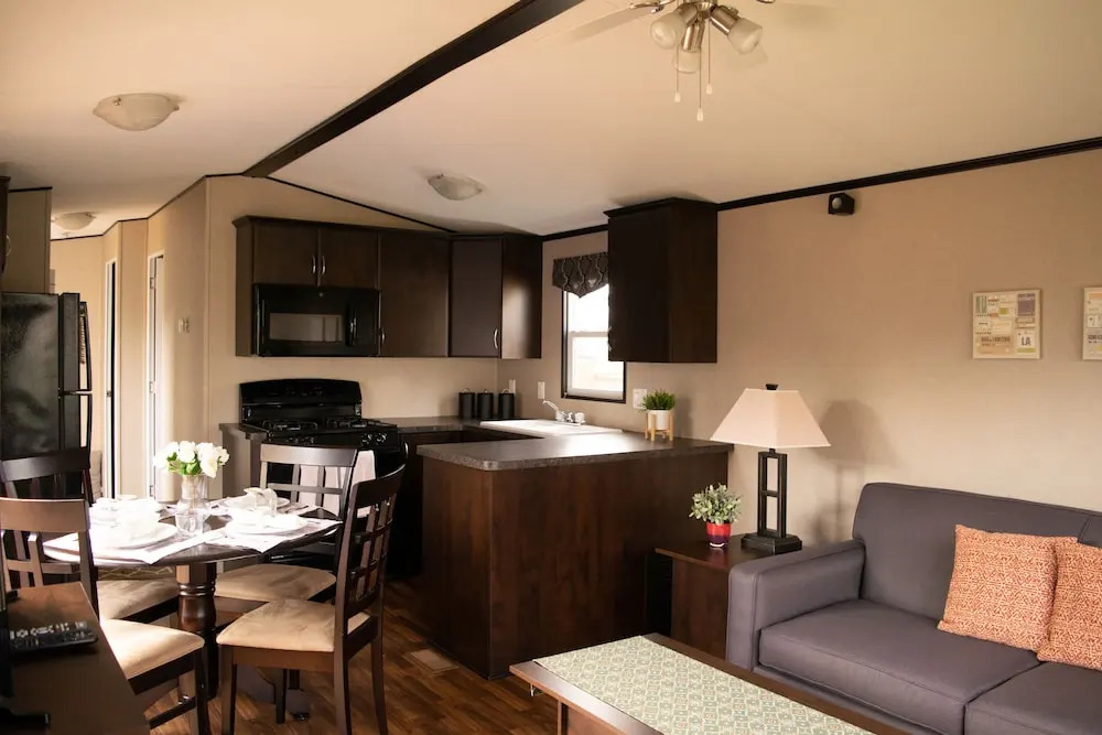 Vine Ridge Resort - Cottages
