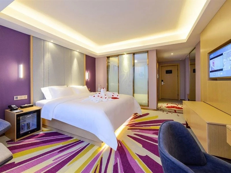 Lavande Hotel (Chengdu Xinjin Rulin Road Metro Station)