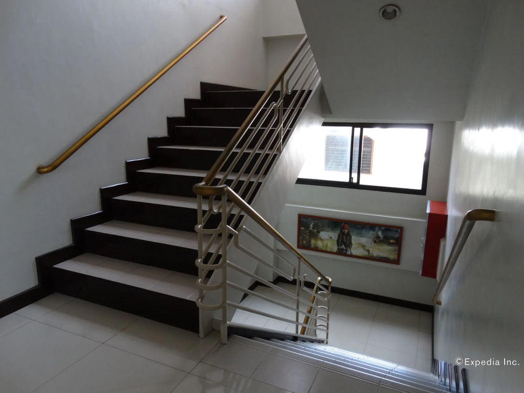 RueMango Apartelle and Suites