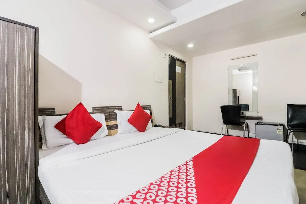 OYO Flagship 9131 Hotel Apsara