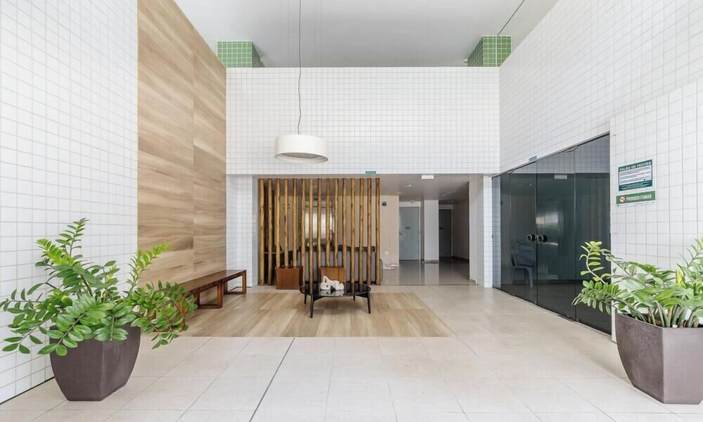 Building w/ Pool Just 700m fr/ Ponta Verde Beach - Mbrs