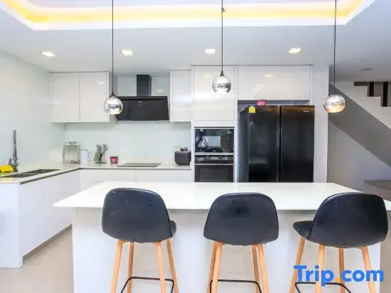 Serenity Jomtien Villa 芭提雅市中心花园泳池别墅 五卧四卫独栋别墅