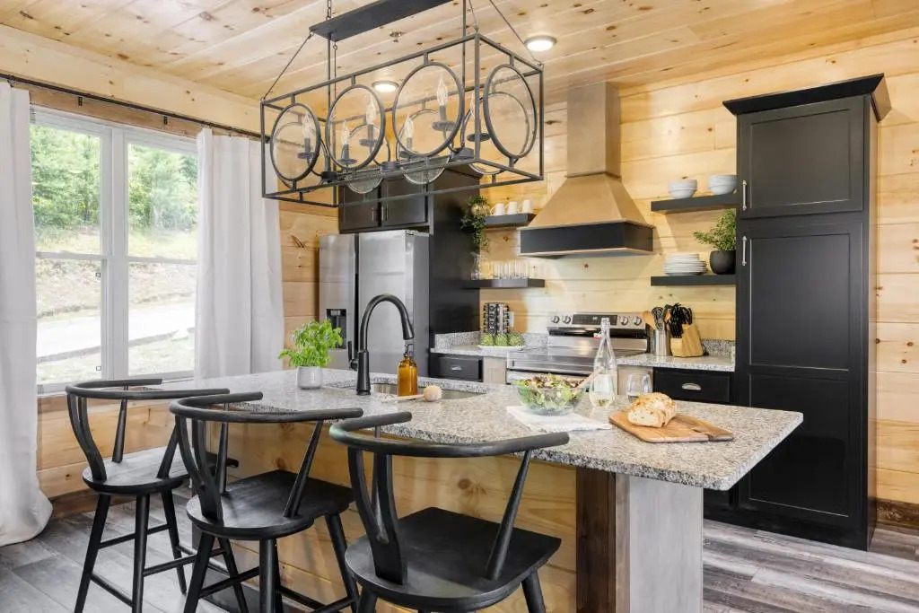 Duval by Avantstay 10min to DT Pigeon Forge w/ Indoor Pool, Hot Tub & Amazing Views!