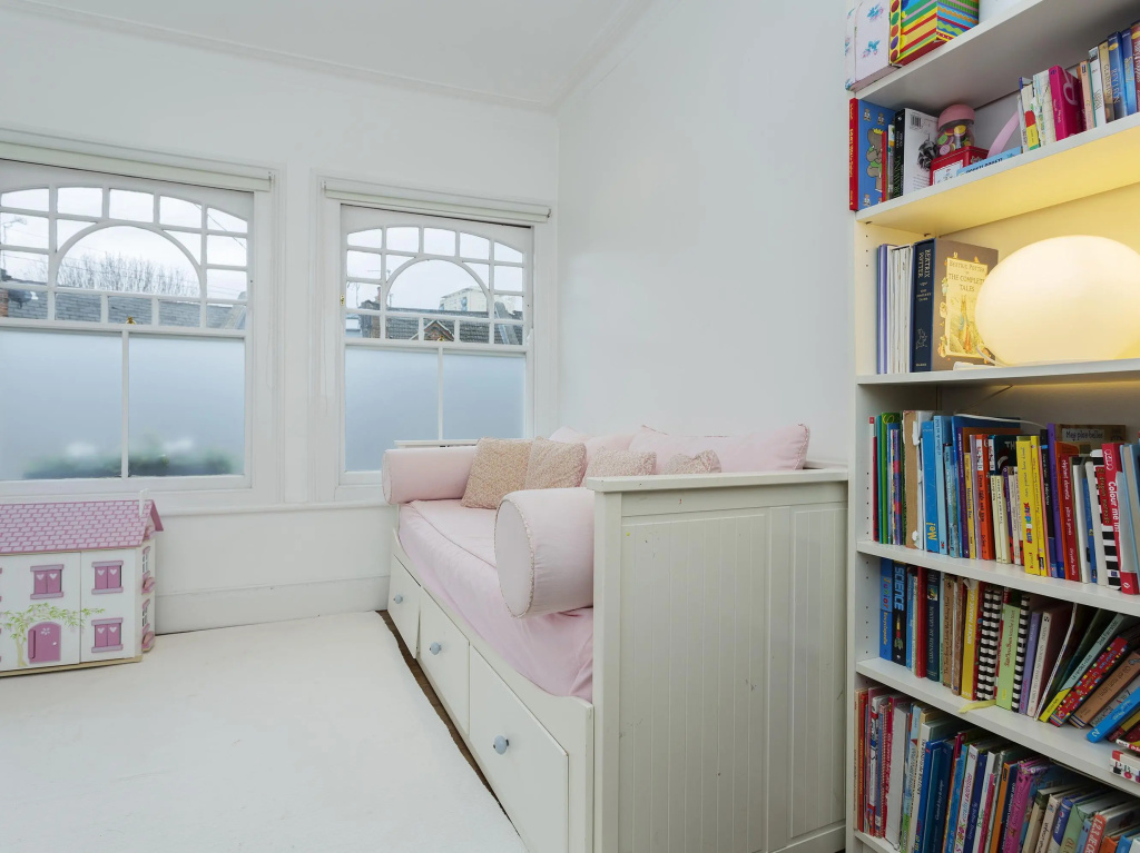 Veeve  4 Bed Family Home With Garden Walkway Fulham