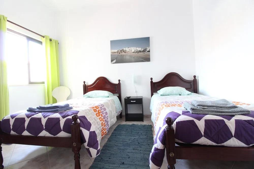 Casa dos Amados by Seabra