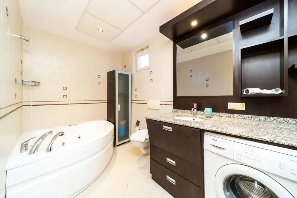 Central Villa with Garden and Pool in Kemer