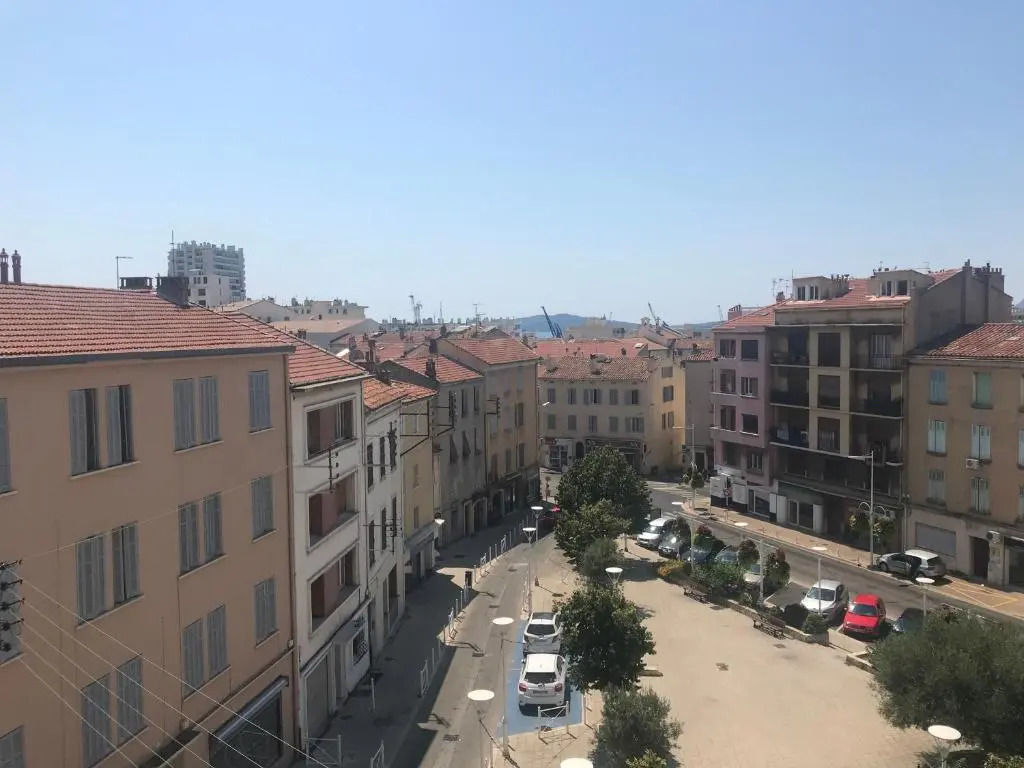 Appartement proche centre ville, port, et mont Faron