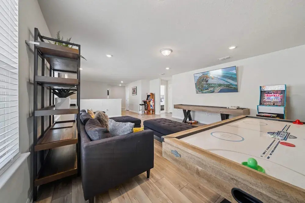 2211 Lelani Circle