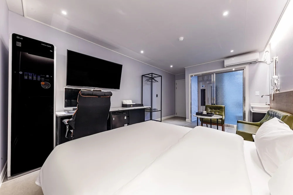 Hotel the Rest