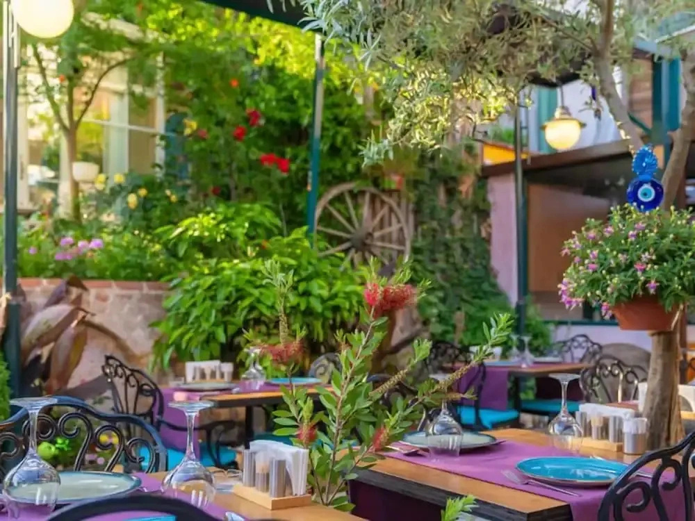 Oli̇ve Garden Hotel