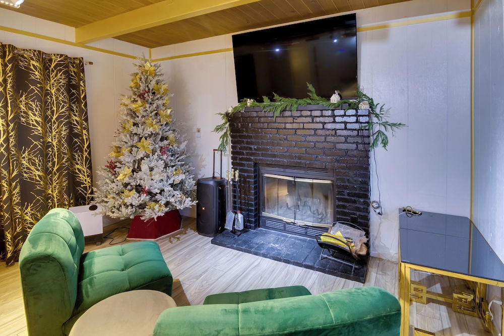 Outdoor Oasis in Pine Mountain Club! Cabin Getaway