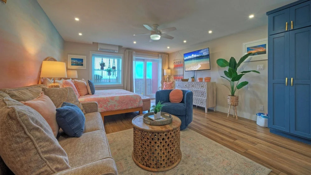 Ocean View w/ Pool, Tennis/pickleball, Beach Access Summer Love by Avantstay