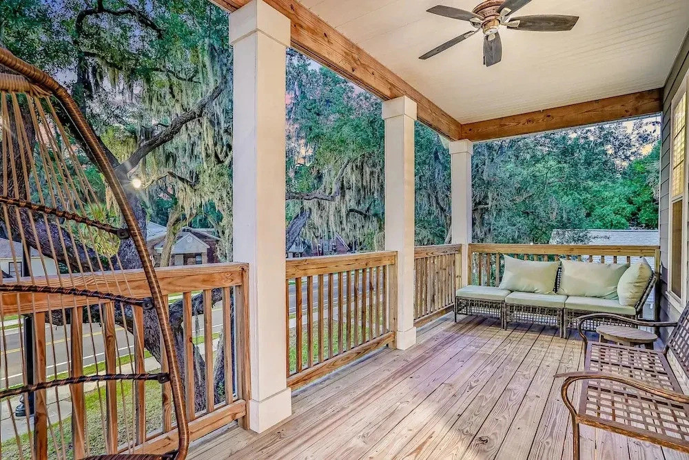 Updated, Dog-friendly gem W/fenced Yard, Foosball & Pool Tables, Wifi, Fireplace