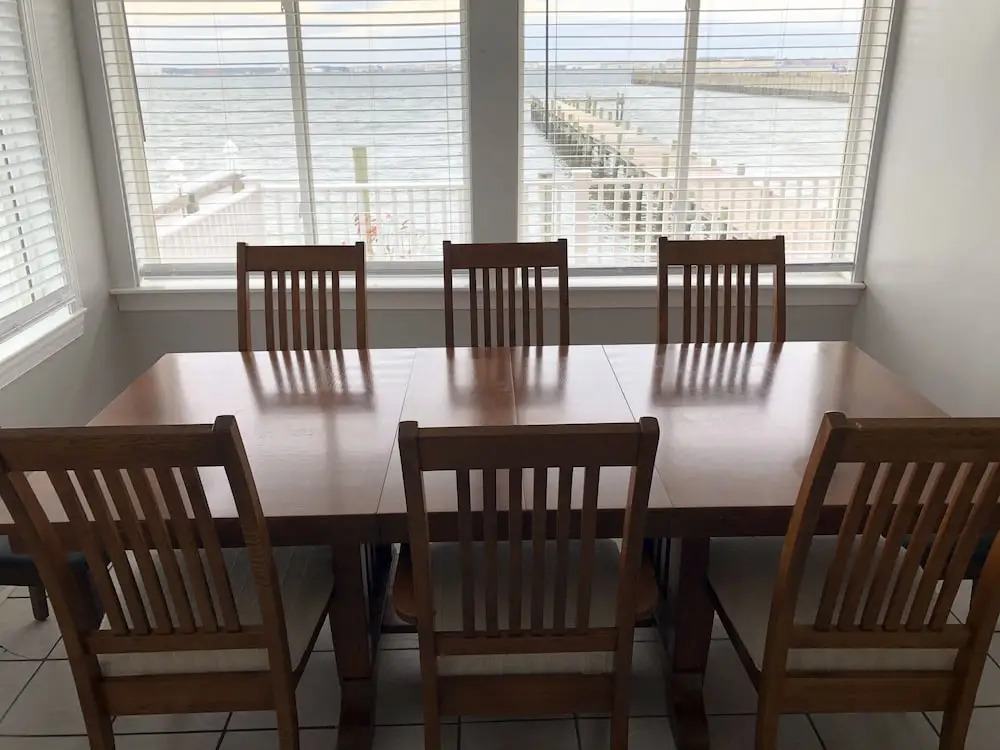 Mariners Cove 4 Bedroom Cottage by RedAwning