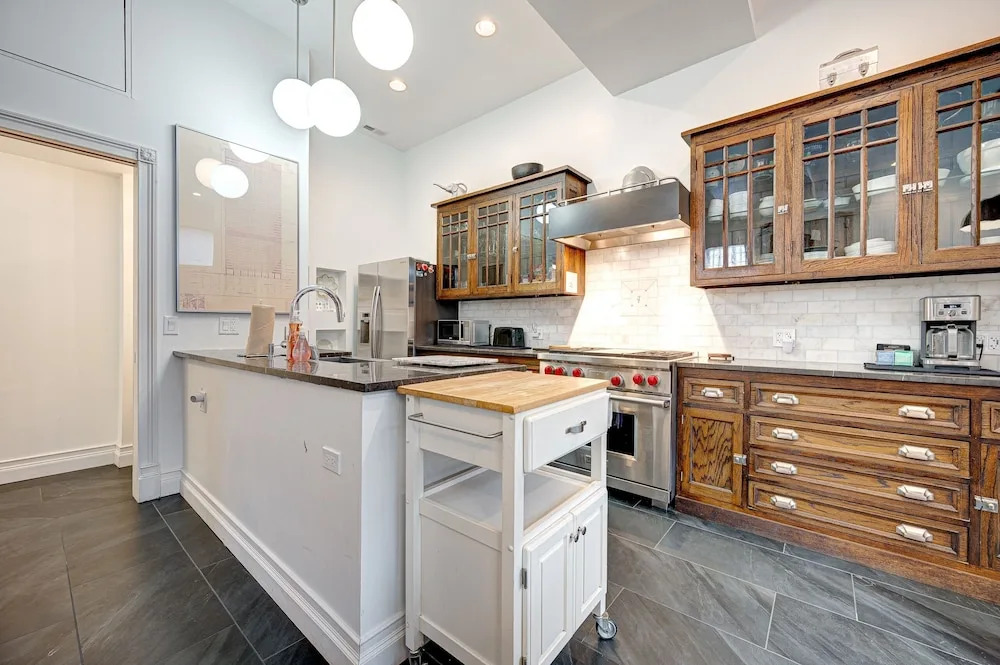 Spacious Luxury Townhouse Old Town by AllSet Turnover