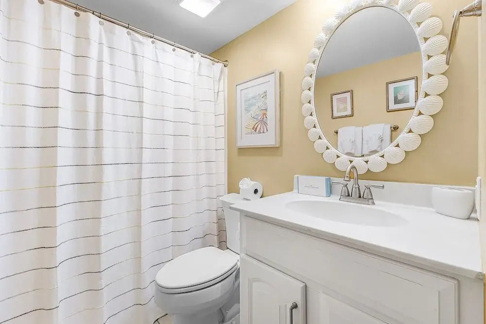 Estero Island Yacht & Racquet Club 224 1 Bedroom Condo