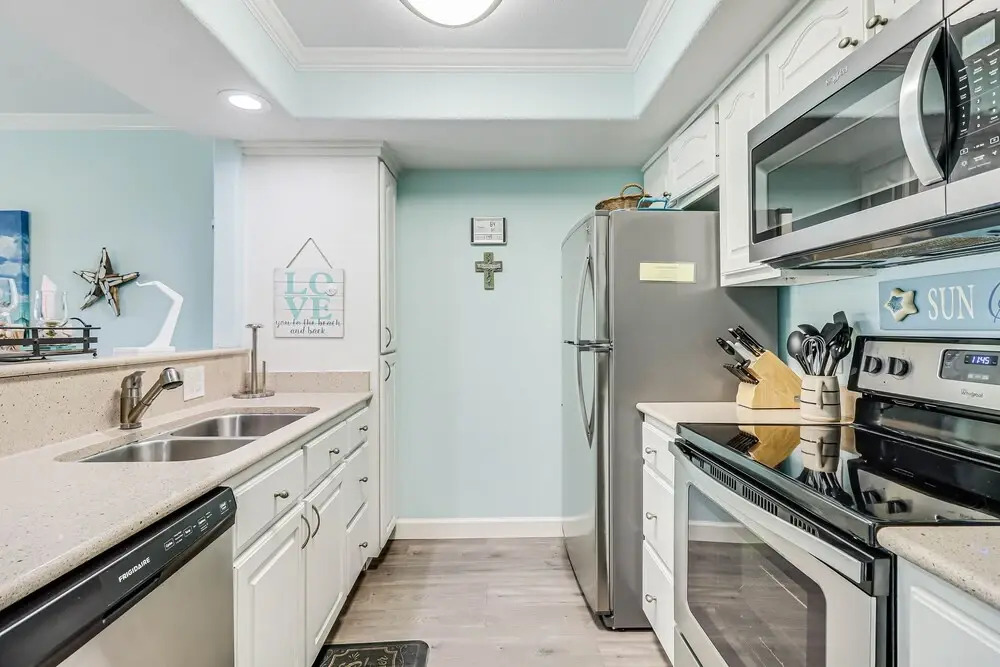 Bayfront Kontiki 3 Bedroom Condo by RedAwning