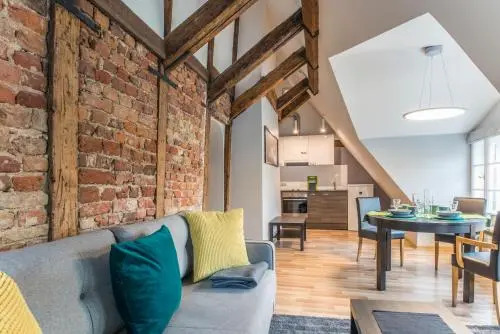 Colonel Suites & Apartments