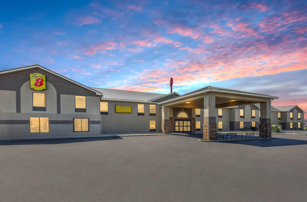 Super 8 by Wyndham Shepherdsville - Louisville South I65