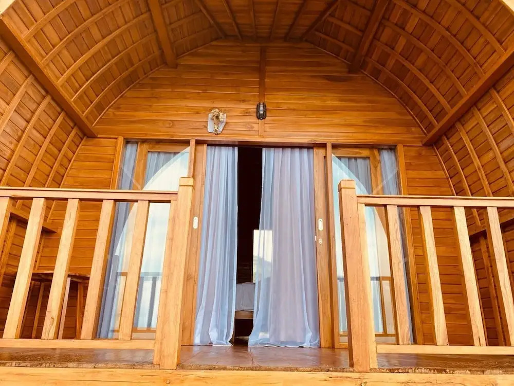 Suwehan Beach Cliff House with Hammock
