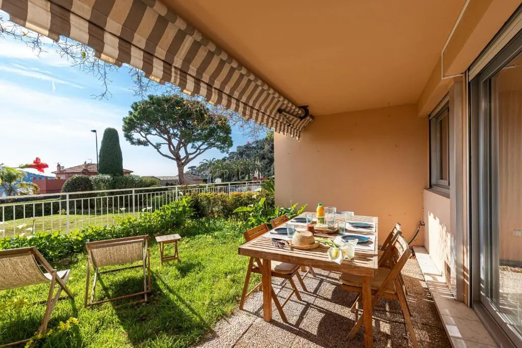 2 BDR Villefranche-sur-Mer Sea View Parking and Swimming Pool