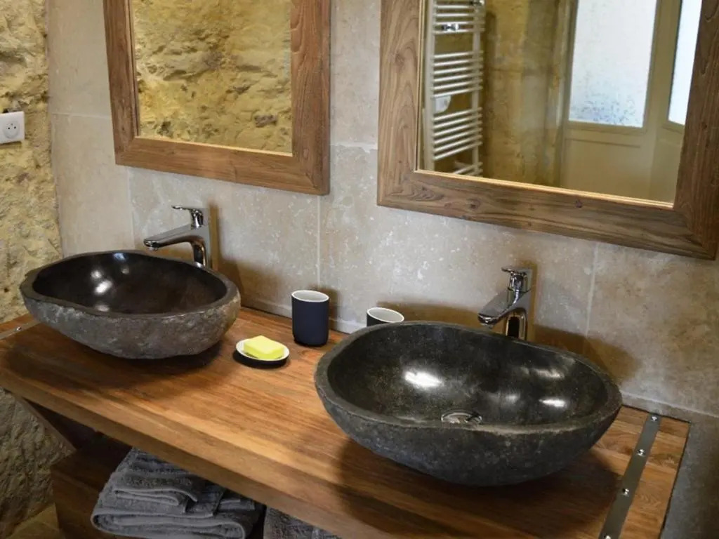 Maison troglodyte de charme avec salle de jeux et spa à Vouvray - FR-1-381-87