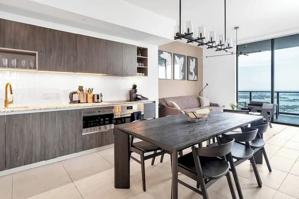 3BR Penthouse Direct, Stunning Water Views