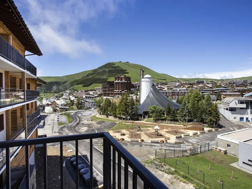 Stylish Apartment Near the Ski-slopes of L'alpe Dhuez