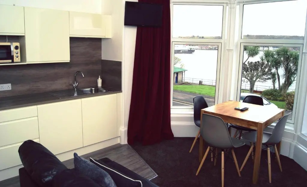Boat House Super Suites