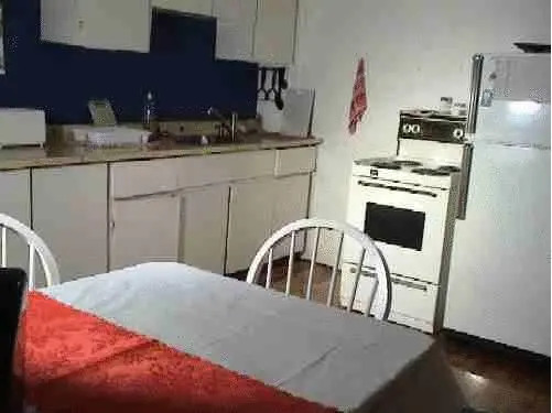 Econo Hostel