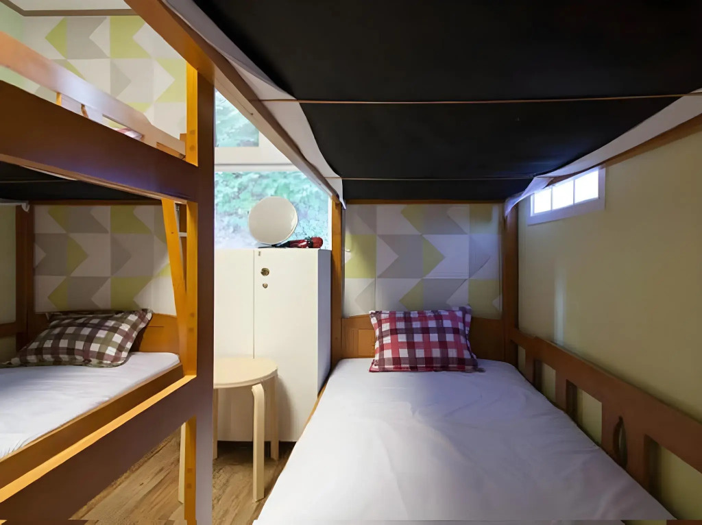 Cube Guesthouse