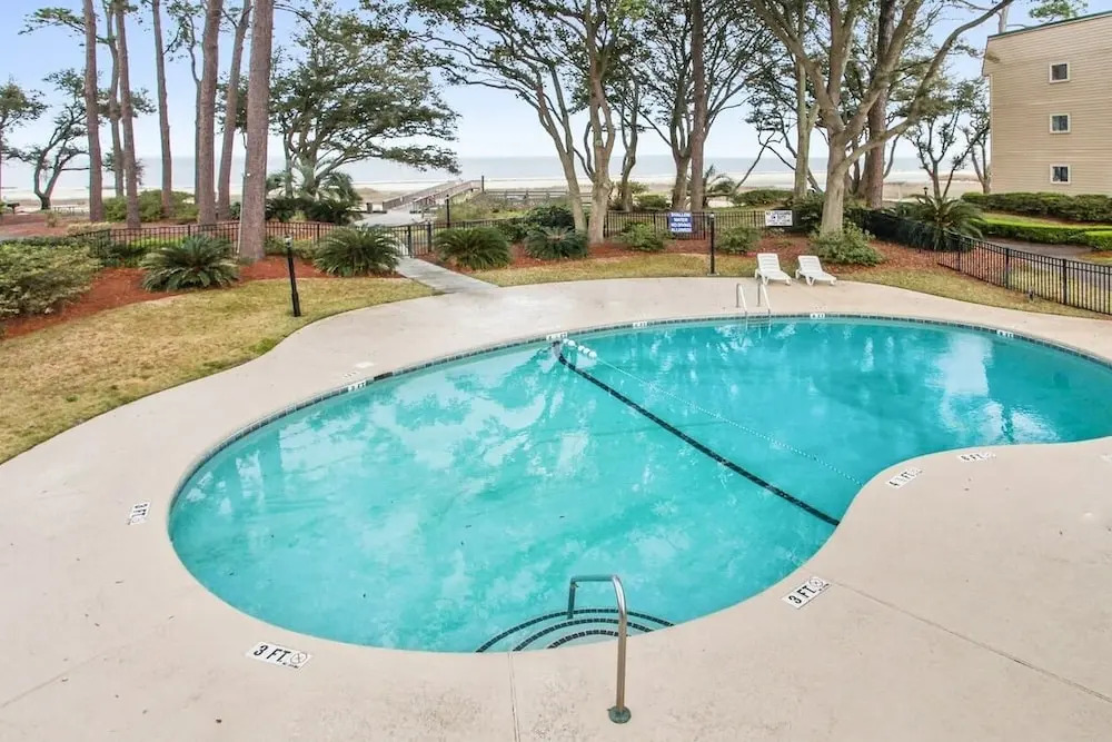 Eagle's Nest - Fully Renovated 1br/1ba 3rd Floor 1 Bedroom Condo