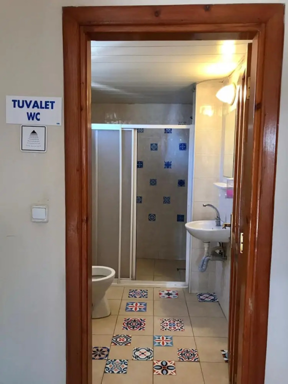 Funky Monkey Hostel & Pub Antalya - Adults Only