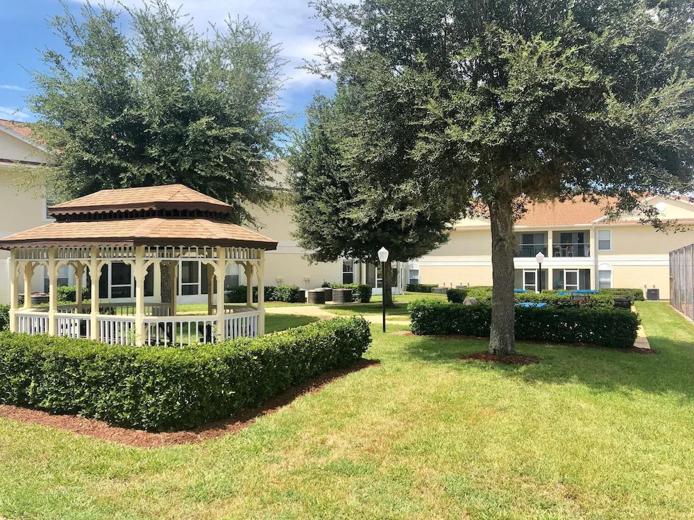 Three Bedroom Condo - 8841 GP - Vusa